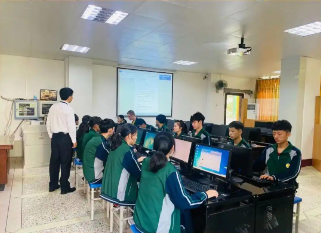 施行定制式交融為殘疾學生供給技能培養工作轉銜工作支撐