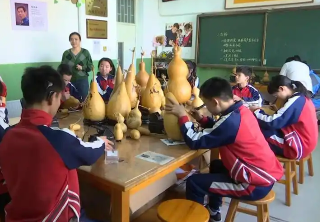 施行定制式交融為殘疾學生供給技能培養工作轉銜工作支撐