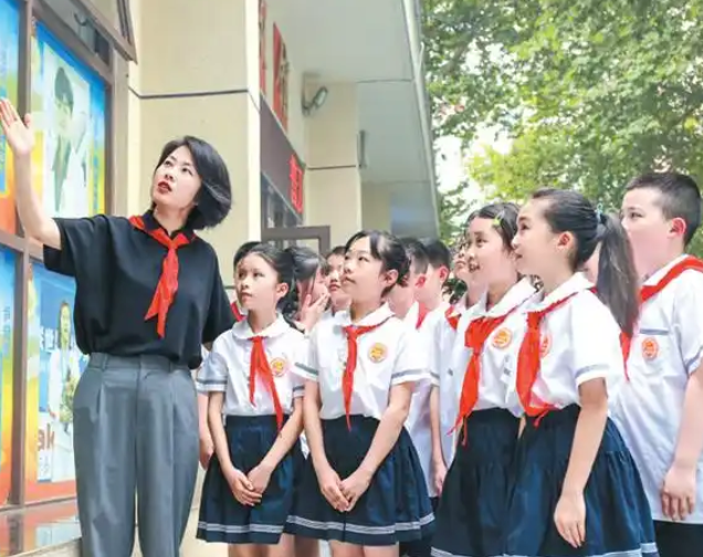 讓學生感受到被關注被關愛的溫暖成為學生精神世界的良師益友